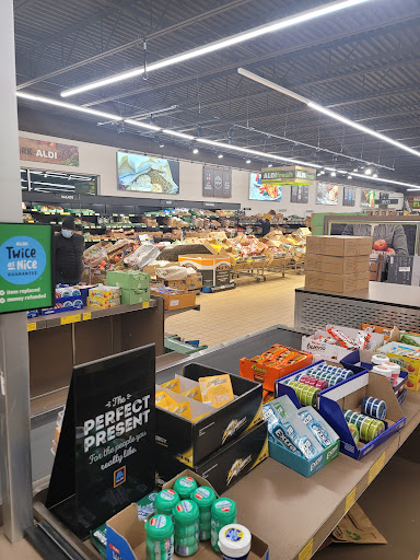 Supermarket «ALDI», reviews and photos, 26300 Greenfield Rd, Oak Park, MI 48237, USA