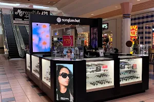 Sunglass Hut image