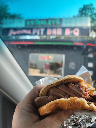 Barbecue Restaurant «Stanley’s Famous Pit Bar-B-Q», reviews and photos, 525 S Beckham Ave, Tyler, TX 75702, USA