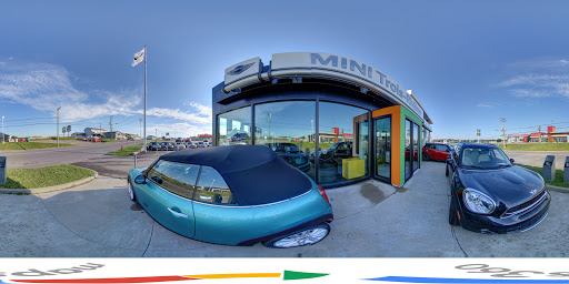 Trois-Rivières BMW - MINI Trois-Rivières, Canada, 445 Rue Vachon, Trois-Rivières, Quebec G8T 8P6, Canada, 