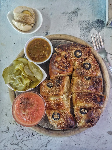 Nonstop burekas - מסעדה