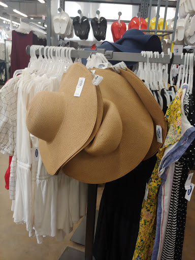 Clothing Store «Old Navy», reviews and photos, 697 Hillside Avenue, New Hyde Park, NY 11040, USA