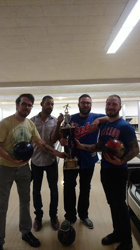 Bowling Alley «Fireside Bowl», reviews and photos, 2646 W Fullerton Ave, Chicago, IL 60647, USA