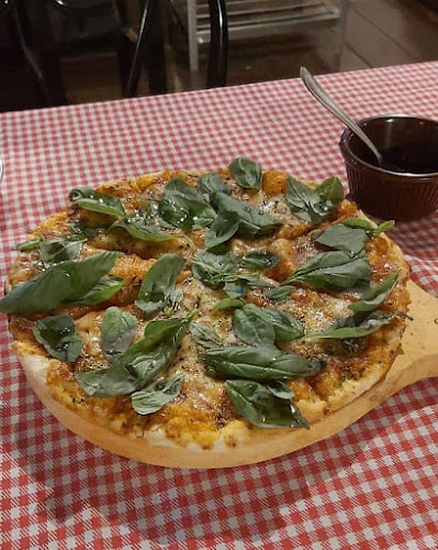 Mondragone Pizzeria - Loja