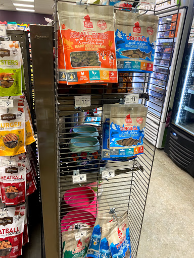 Pet Supply Store «Unleashed by Petco», reviews and photos, 520 S 23rd St, Philadelphia, PA 19146, USA