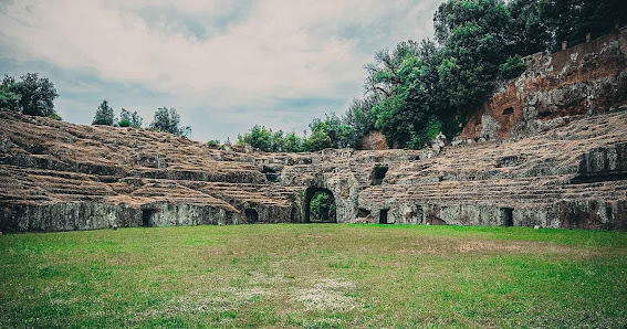 Anfiteatro romano di Sutri via Cassia, SP82, 01015 Sutri VT, Italia