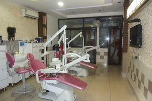 Dr Dhingras Shanti Dental Clinic | Best Dentist In Agra image