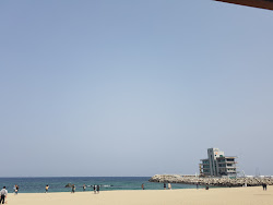 Anmok Beach'in fotoğrafı - rahatlamayı sevenler arasında popüler bir yer