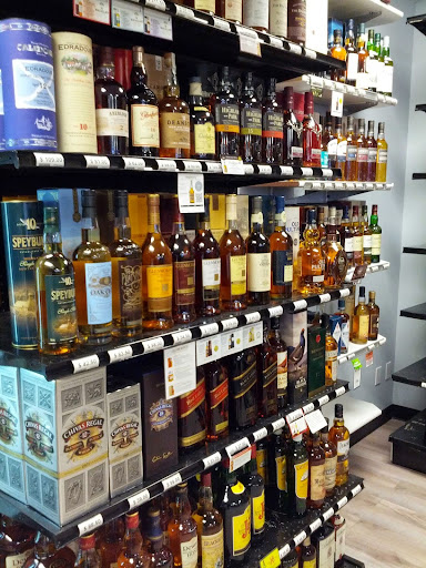 Liquor Store «West Seattle Liquor at Westwood Village», reviews and photos, 2511 SW Trenton St, Seattle, WA 98106, USA