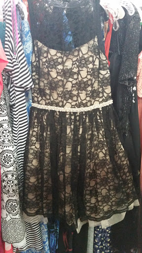 Thrift Store «Community Thrift Store», reviews and photos, 3440 Grand Ave, Gurnee, IL 60031, USA