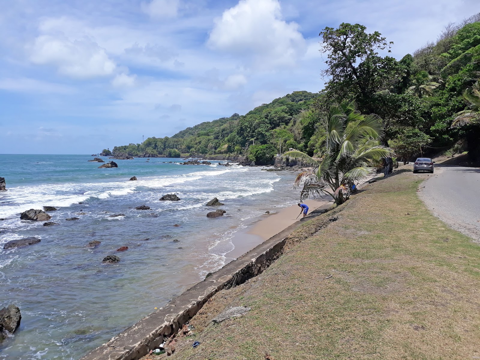 San Souci beach的照片 带有碧绿色水表面