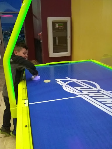 Movie Theater «Goodrich Quality 10 GDX», reviews and photos, 3250 Kabobel Dr, Saginaw, MI 48604, USA