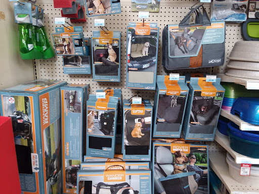 Pet Supply Store «Mounds Pet Food Warehouse», reviews and photos, 2110 S Stoughton Rd, Madison, WI 53716, USA