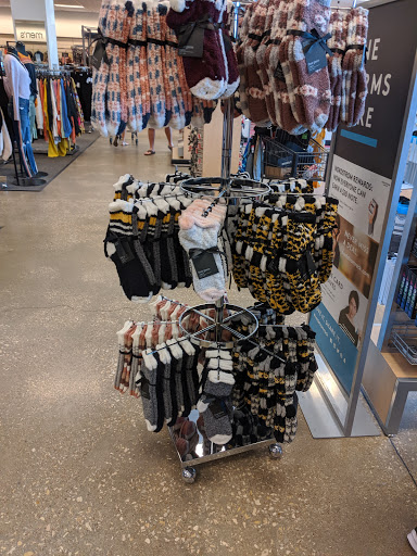 Department Store «Nordstrom Rack Gateway», reviews and photos, 9607 Research Blvd, Austin, TX 78759, USA