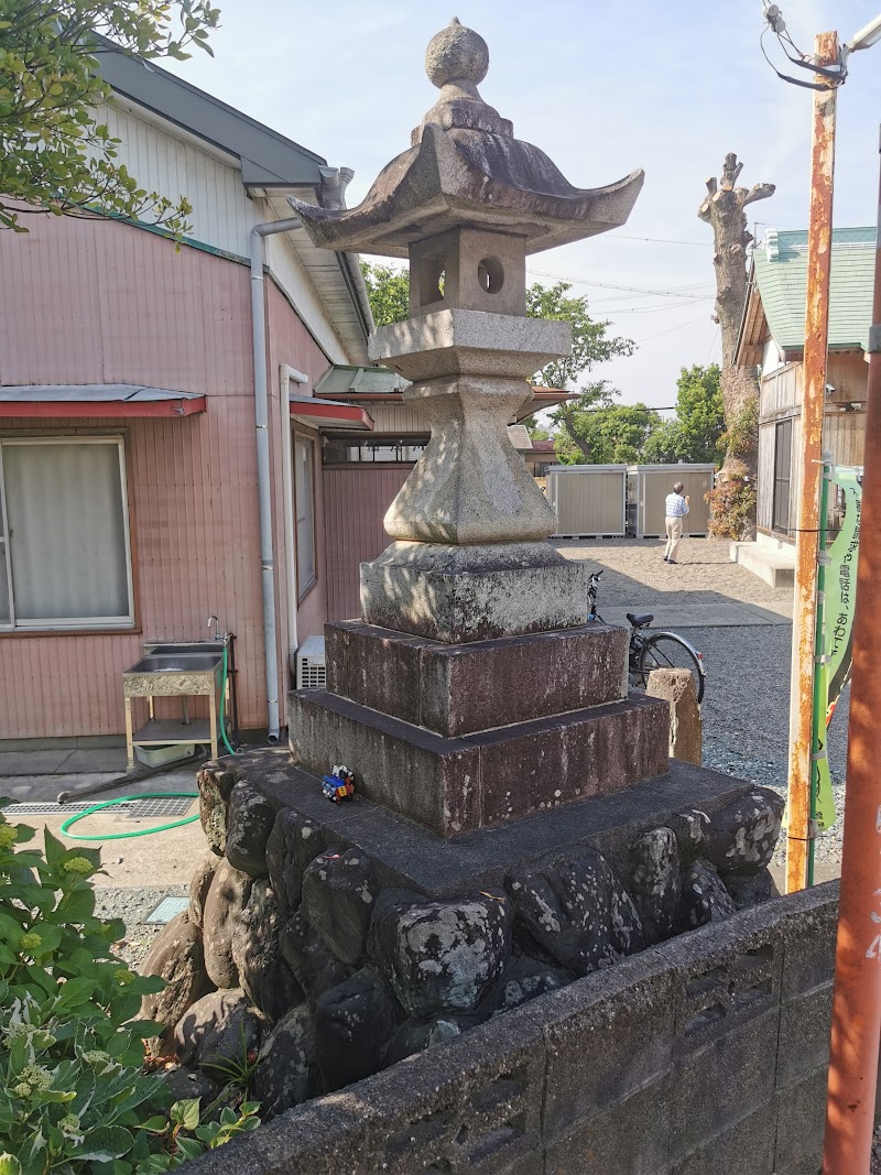 神明神社の秋葉石灯籠