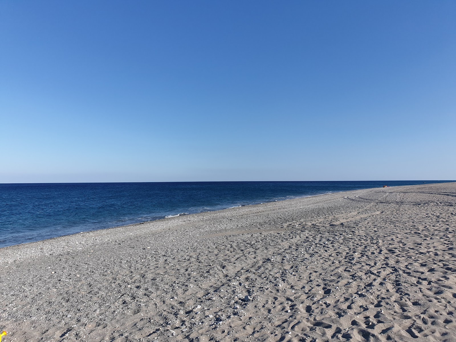 Fotografie cu Costa Dei Gelsomini zonă de stațiune de pe plajă