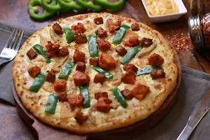 La Pinoz Pizza Kalyan image