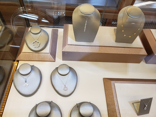 Jewelry Buyer «Bell Family Jewelers», reviews and photos, 40-21 Bell Blvd, Bayside, NY 11361, USA