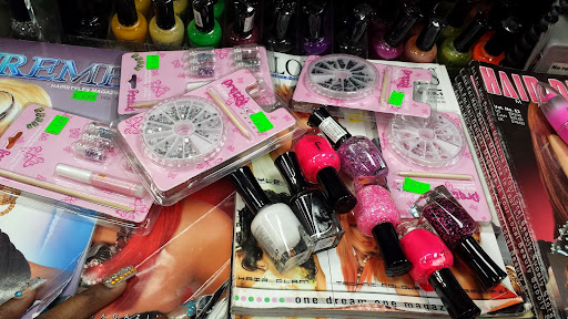 Shopping Mall «Washington Square Mall.», reviews and photos, 4849 W North Ave, Chicago, IL 60639, USA