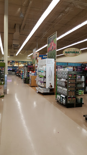 Pet Supply Store «Petco Animal Supplies», reviews and photos, 17200 Southcenter Pkwy #100, Tukwila, WA 98188, USA