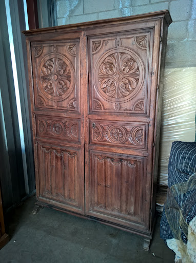 Antique Furniture Store «Center Stage Antiques», reviews and photos, 41 King St, Mt Holly, NJ 08060, USA