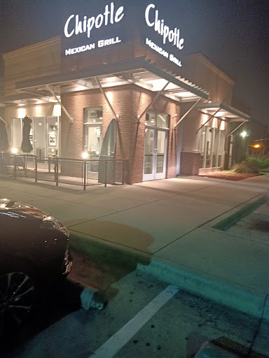 Mexican Restaurant «Chipotle Mexican Grill», reviews and photos, 1390 S Cooper St #100, Arlington, TX 76013, USA