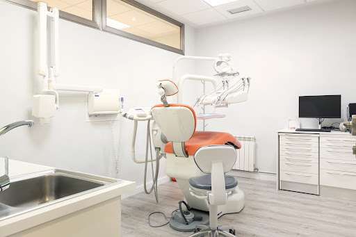 Clínica Dental Dra. Esther Garrido - Arévalo en Arévalo, Ávila‎
