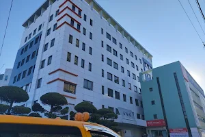 Koo's Hospital image