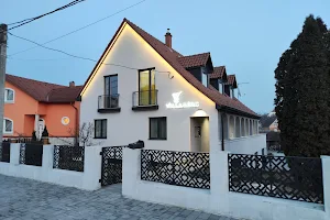 Villa Bérc image