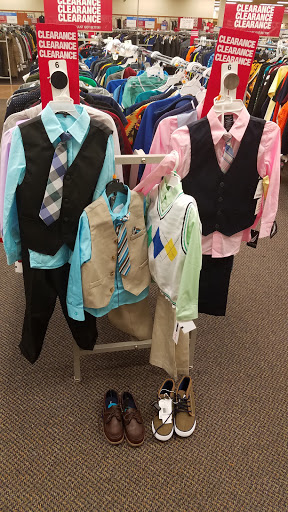 Clothing Store «Burlington Coat Factory», reviews and photos, 250 S Randall Rd, Elgin, IL 60123, USA