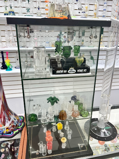 Tobacco Shop «Smoke Tokz Head Shop KC», reviews and photos, 1263 W 103rd St, Kansas City, MO 64114, USA