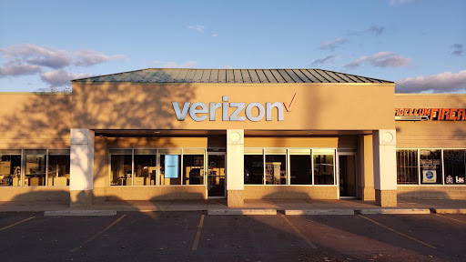 Verizon, 2531 S Lapeer Rd, Orion Charter Township, MI 48360, USA, 