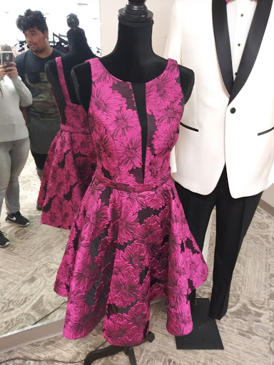 Bridal Shop «J & B Bridals & Formals», reviews and photos, 136 S Main St, Chambersburg, PA 17201, USA