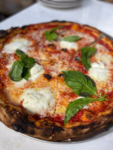 #7 best pizza place in Miami Beach - Editor Pizza