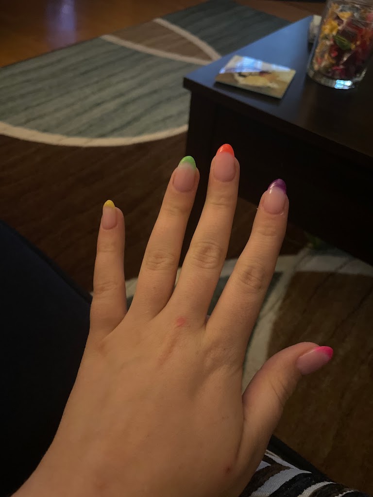 Pretty Nails 60015