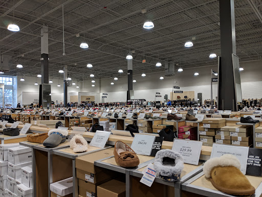 Shoe Store «DSW Designer Shoe Warehouse», reviews and photos, 427 Crossroads Blvd, Cary, NC 27518, USA