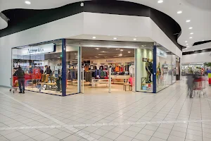 Centre commercial Auchan Chasseneuil image