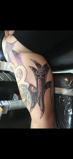 Tattoo Shop «Full Moon Tattoo», reviews and photos, 98 Lockwood Ave, Yonkers, NY 10701, USA