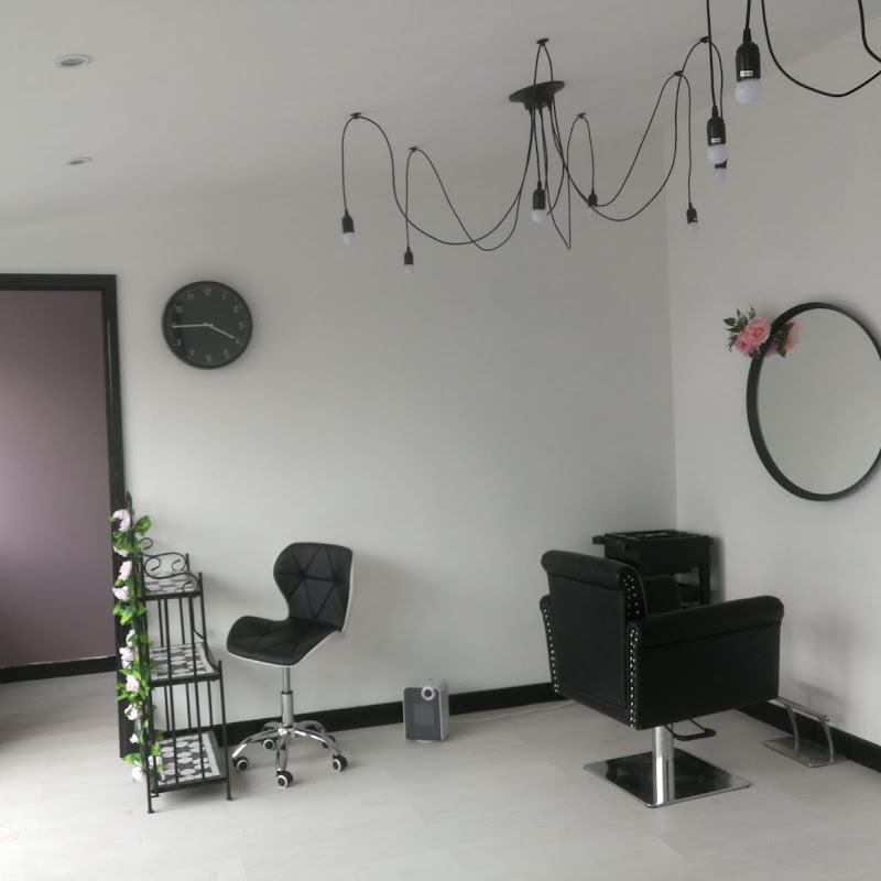 Waves and Energy Hairdressers and Reiki boutique