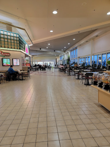 Shopping Mall «Oakwood Mall», reviews and photos, 4800 Golf Rd, Eau Claire, WI 54701, USA