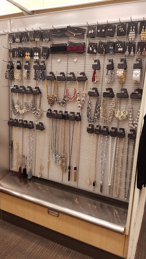 Department Store «Target», reviews and photos, 2209 Howard St, Evanston, IL 60202, USA