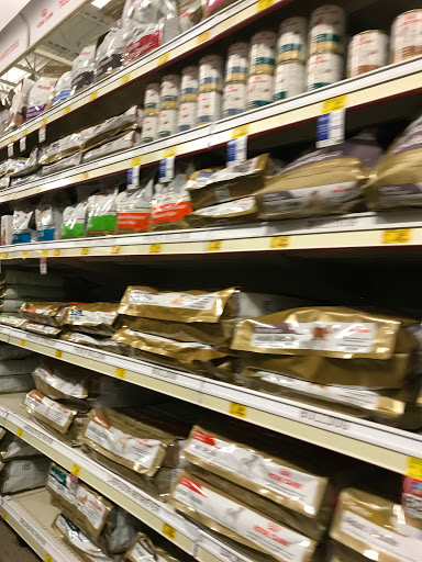 Pet Supply Store «PetSmart», reviews and photos, 3439 Princeton Rd, Hamilton, OH 45011, USA