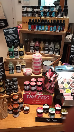 Cosmetics Store «Lush Cosmetics», reviews and photos, 99 Rockingham Park Blvd, Salem, NH 03079, USA