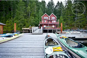 Discovery Islands Lodge image