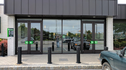 Shopping Mall «Lionville Shopping Center», reviews and photos, 168 Eagleview Blvd, Exton, PA 19341, USA