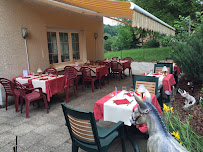 Atmosphère du RESTAURANT DES AMIS à Dambelin - n°1