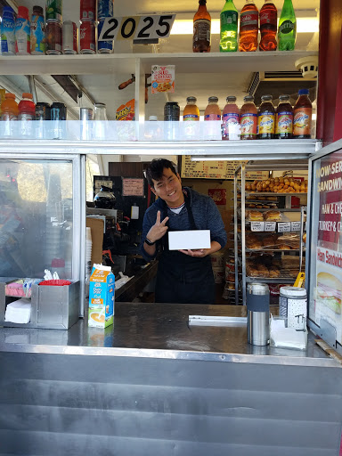 Donut Shop «Donut Hut», reviews and photos, 2025 W Magnolia Blvd, Burbank, CA 91506, USA