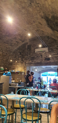Atmosphère du Restaurant de fruits de mer Chez La tchepe à Bouzigues - n°16