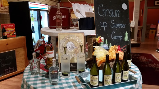 Wine Store «New World Wine Shop», reviews and photos, 830 W Main St i, Lake Geneva, WI 53147, USA