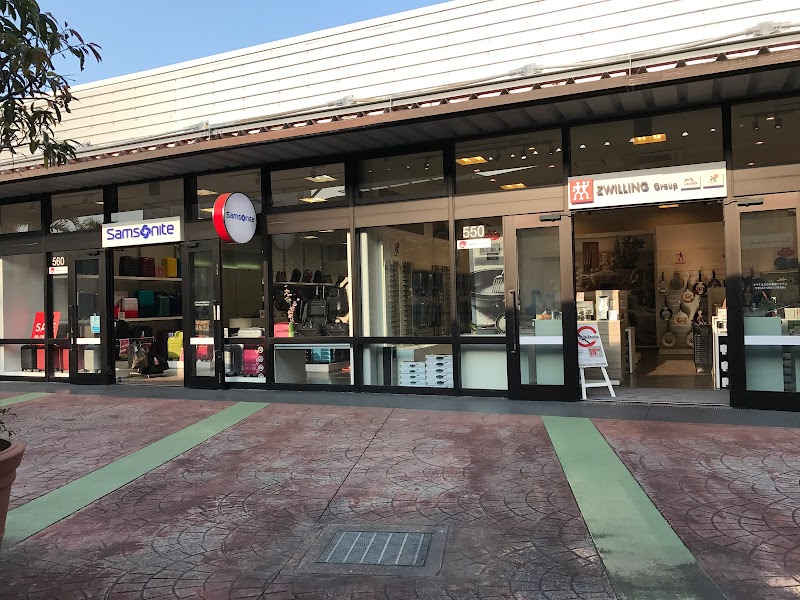 Zwilling Group Brand Outlet 沖縄アウトレットモールあしびなー店 沖縄県豊見城市豊崎 キッチン用品店 グルコミ